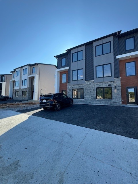 41 Colonial Crescent - 1